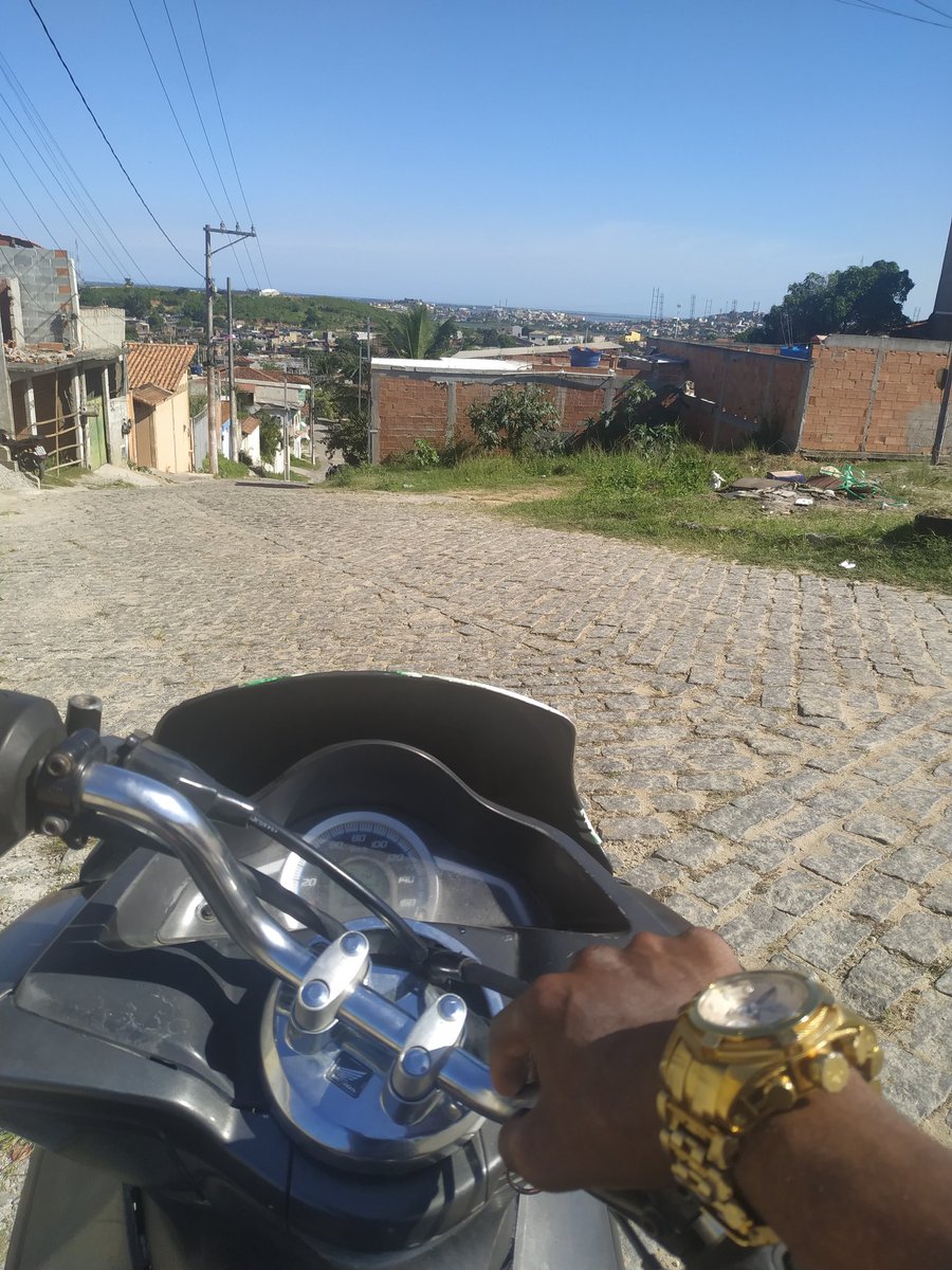 Professortrem22's tweet photo. Pé no chão canela russa a humildade e a essência da vida' ❤️🛣️🎈 https://t.co/T74glvnzbX