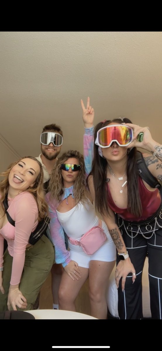 notmadimarie's tweet image. Snow angels to sand angels