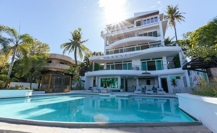 v_vanguards's tweet photo. Gorgeous Beach House in Compostela, Cebu
Php: 170 Million https://t.co/cBGtllGLqh