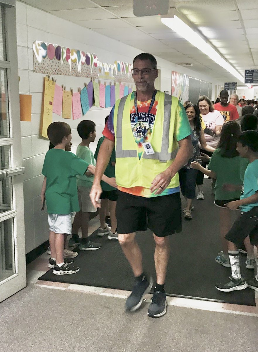 Ms. Kronas tweet media