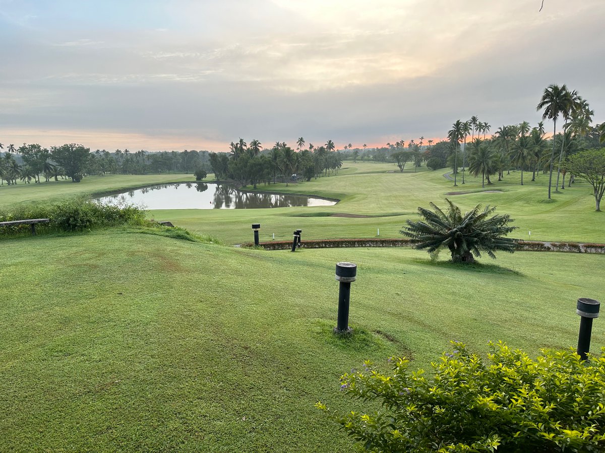 Shosan2022's tweet photo. Good morning!!
良い景色。
カート押さえ完了！笑

今日も⛳️🏌️‍♂️楽しんでいきましょー！^ ^ https://t.co/VDdv7Lsa5j