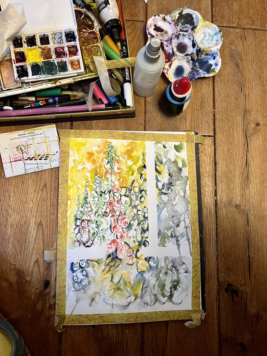 guardian442's tweet photo. An inspiration of foxies! #foxgloves #watercolourpainting #inks #biennials #digitalis #faeriebells #foxesglofa https://t.co/aU5xUagXPF