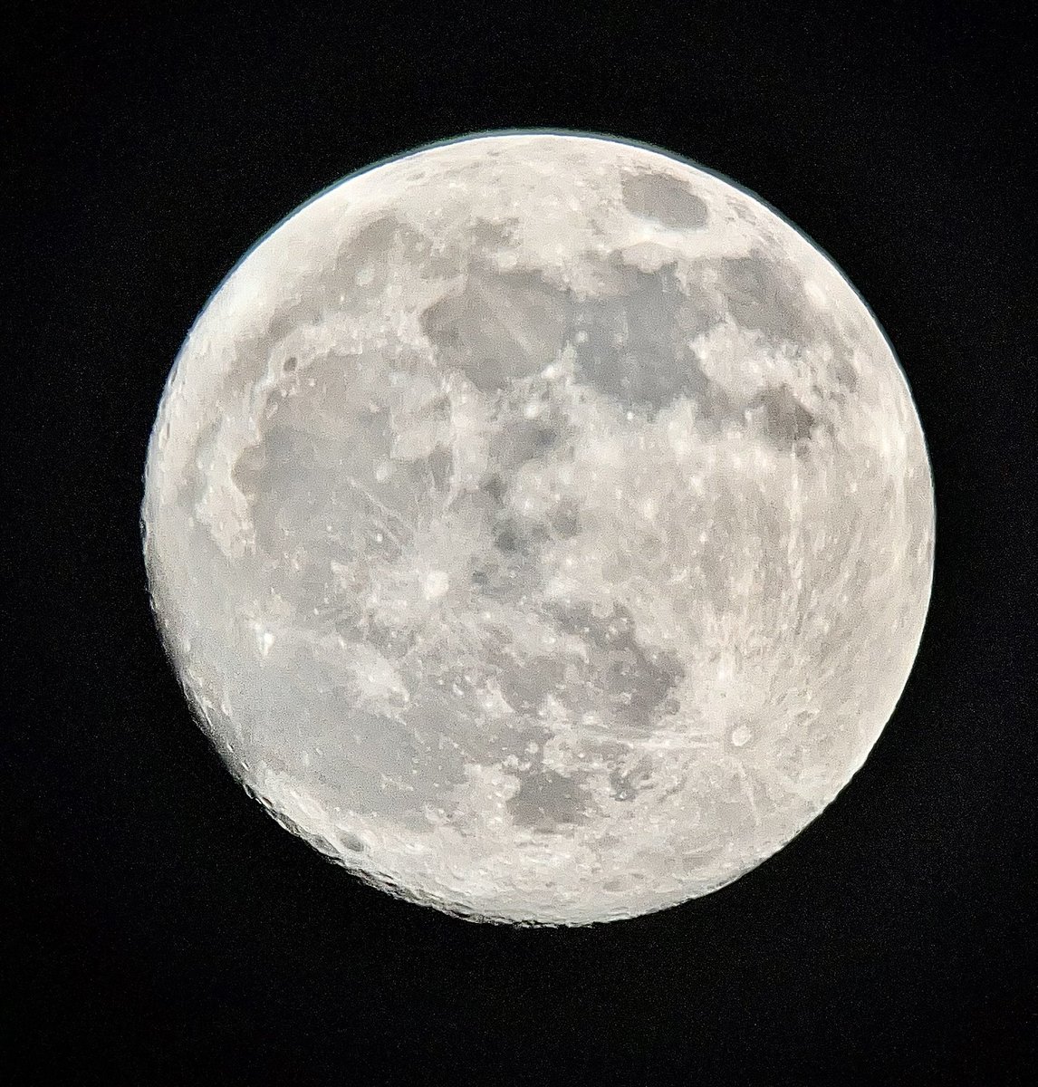 CathAdams1973's tweet photo. The almost full Moon, Friday 2nd June 2023 at 22:30 taken using 8” Skywatcher Dobsonian and iPhone 13
@MoonHourSocial https://t.co/PzPx4mRFVb
