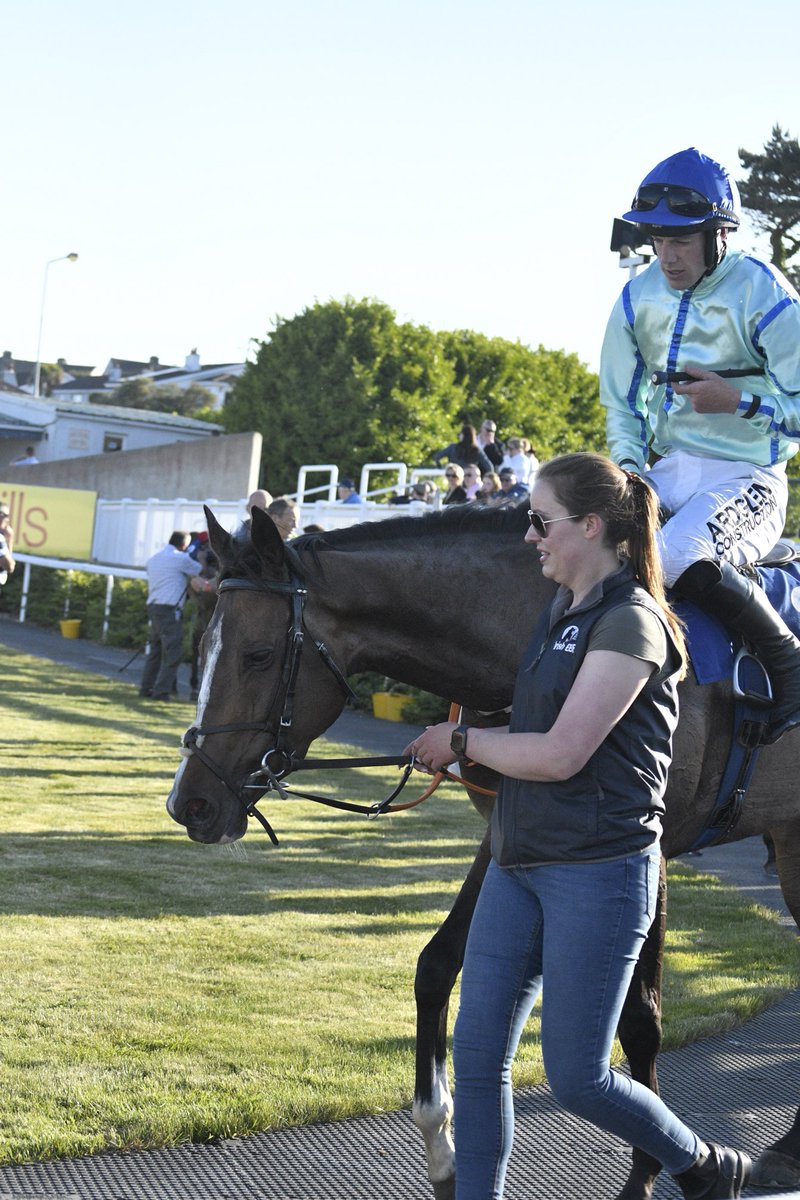 PCequinephoto's tweet photo. Bynx trained by ⁦@MartinHassett⁩ is a winner at Tramore 2/6/23 https://t.co/eCyO8NCd9E