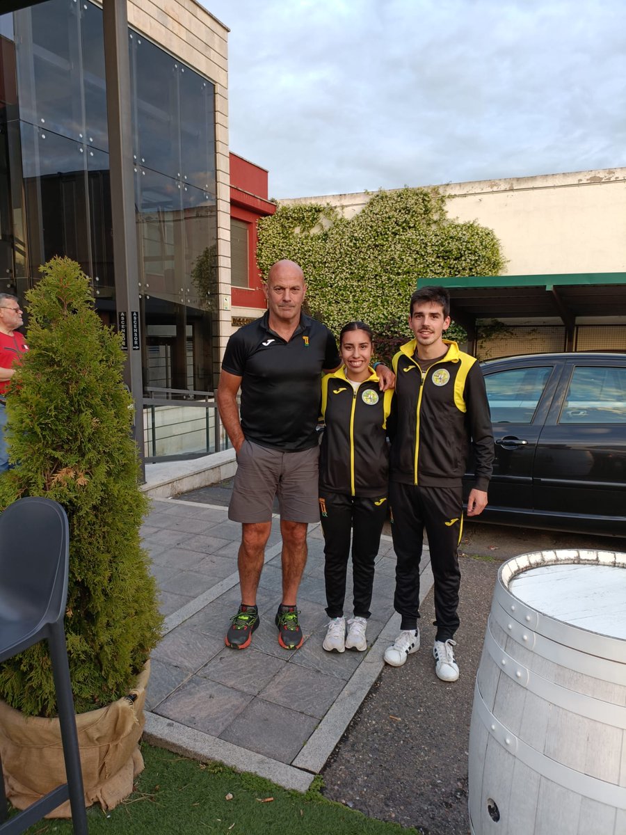 safydeuex's tweet photo. Expedición @infouex que participará mañana en el Cto. España Universitario de Triatlón, organizado por @USALDEPORTE EN @DeporZamoraUSAL.
MUCHOS ÁNIMOS Y MUCHA SUERTE PARA @ibocadulce Y #LAURAIZQUIERDO
@fextri @DXTextremadura @FJyD @kinicarrasco https://t.co/yJDD4S7Uln