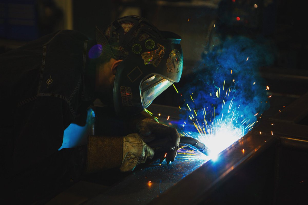 BbmMachine's tweet image. 💪🏼 The PALADIN’s foundation is welded for strength. 

❌ No bolts hold the frame together. 

🪨 Its monoblock welded-steel frame is a ROCK SOLID structure. 

Weighing-in at 24,000 lbs, the PALADIN was built for strength and endurance. 

#PALADIN #CNCStoneRouter #StoneRouter