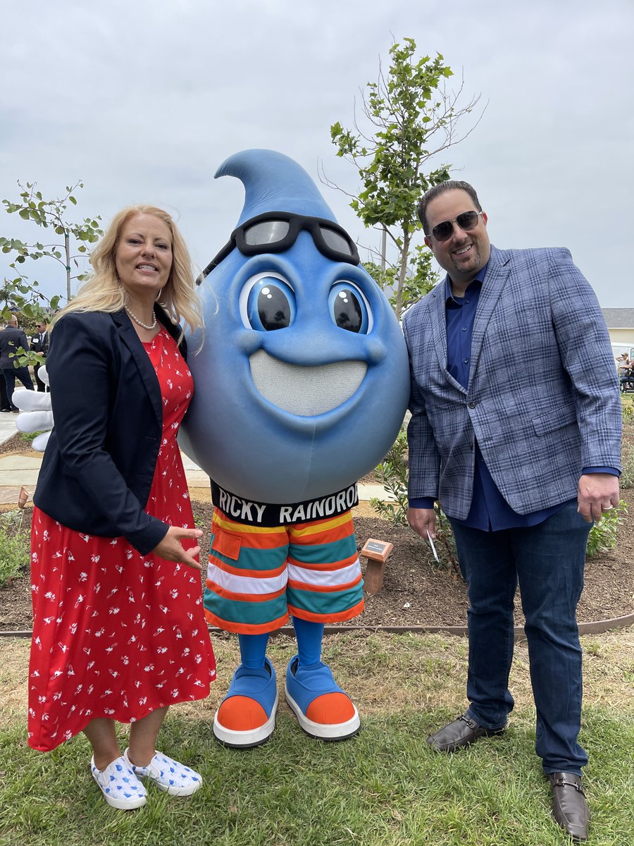 Happy to join @MWDOC in Westminster to celebrate their new conservation garden at Coronet Park. 5,000+ sq feet of grass was converted to a water-saving landscape. It will save 235,517 gallons of water a year, and features native plants, rotating sprinkler heads + drip irrigation.