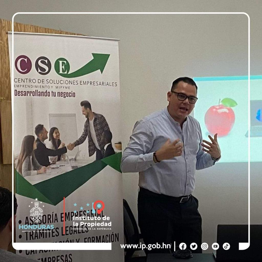 ip_hond's tweet photo. Fortaleciendo los Centros de Apoyo a la Tecnología e Innovación #CATIS del litoral atlántico, @ip_hond, a través de la Dirección General de Propiedad Intelectual #DIGEPIH impartió una jornada de capacitación a las siguientes instituciones: Soluciones Empresariales, #CURLA y #UTH https://t.co/x8gIEm1eNq