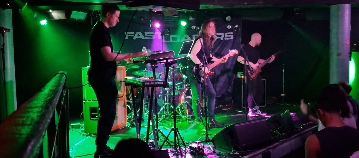 ★·. ṠṮṳḀṙṮ ẇḭḶṠṏṆ .·★ (@retrotrekkiedad) on Twitter photo Amazing night watching <a href="/FastLoaders/">FastLoaders! (Band) #C64 #Amiga</a> at <a href="/TheUnderworld/">The Underworld</a> in Camden. My ears will be ringing for several days.
When I got my Commodore 64 in 1987, never in my wildest dreams did I think that in 2023 I would go to a gig and see my favourite songs played by a real band with real Amazing night watching <a href="/FastLoaders/">FastLoaders! (Band) #C64 #Amiga</a> at <a href="/TheUnderworld/">The Underworld</a> in Camden. My ears will be ringing for several days.
When I got my Commodore 64 in 1987, never in my wildest dreams did I think that in 2023 I would go to a gig and see my favourite songs played by a real band with real