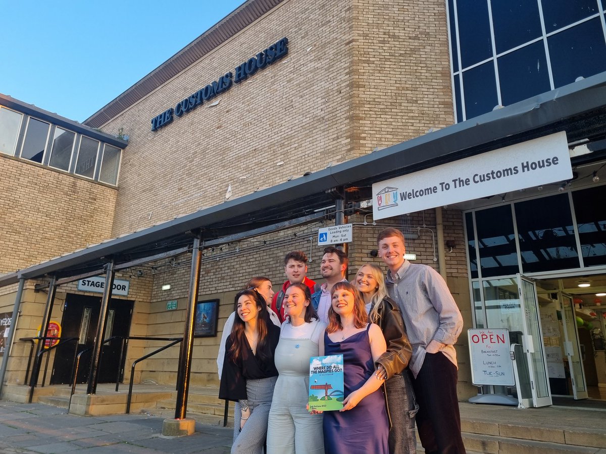 TakeOverFestNE's tweet photo. 🐦‍⬛⚽️GO MAGPIES⚽️🐦‍⬛ a phenomenal show brought to you by the talented @mynamebeholly and @rosiebowdenx with just the most talented cast!! 

 Due to popular demand It will be on again tomorrow! So grab your tickets 🥳https://t.co/HlqzyVkDV2 https://t.co/5G3xa73IdS