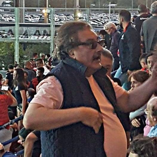 DebateSL's tweet photo. "Mi barrio siempre fue San Juan y Boedo, me crié ahí. El Bambino Veira y Doval eran mis ídolos, yo iba a la cancha con Los Matadores, Albretch y Fischer, con Los Carasucias, que me acuerdo de Victorio Francisco Casa. El dia que Albrecht erró el único penal, yo estaba en la tribuna atras del arco, en la de Av. La Plata, se lo atajó Righi que jugaba para Banfield. 

Yo era cuervo de verdad, jugaba al fútbol, básquet, hacia pileta, boxeo, bowling, todo en #SanLorenzo, vivía a siete cuadras del Viejo #Gasómetro"

🎙️ Claudio #Rissi en El Alargue de Fin de Semana