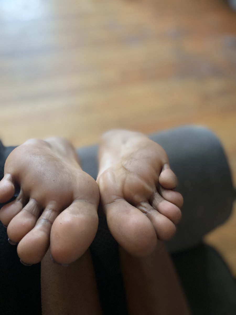 BigFeetMyTreat's tweet photo. Random 🤷🏾‍♀️ https://t.co/TLa18Ziq6P