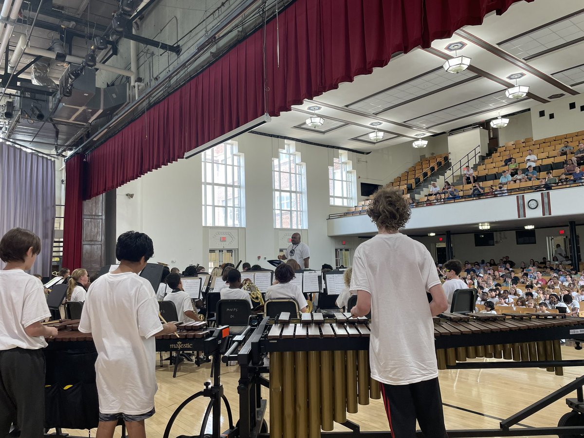 RosePark_Band's tweet photo. Another great Summer Music Clinic! Thank you to all the MNPS band directors that worked with our students this week! @roseparktitans  @MMUNashville https://t.co/t14s0za6Zf