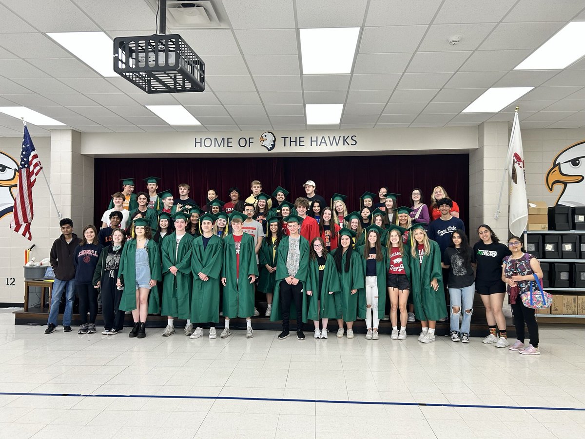 melissalebata's tweet photo. Way to Go! 🥳 We are so proud of our Hunting Ridge Hawk Graduates! 🎓 This is such a special day for us!

Once a Hawk, Always A Hawk! ❤️

#hrhawks #classof2023 @D15Schools @hunting_school https://t.co/lFp9jVyCKv