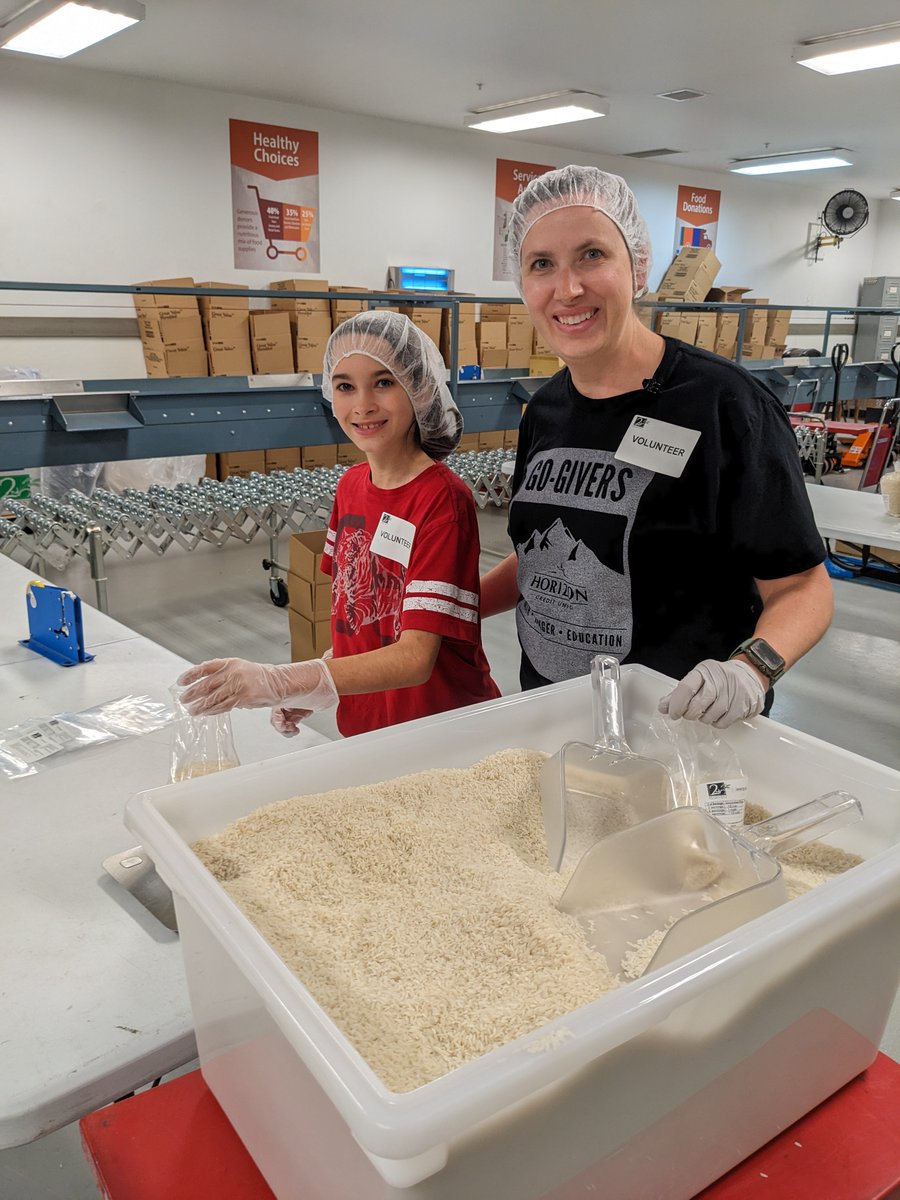 2HarvestINW's tweet image. We’d like to extend a huge thank you to our friends at @_HZCU! Over the last month, they have sponsored family sort nights at our Spokane warehouse to encourage families to donate time to a great cause together! See the ways you can serve the community at 2-harvest.org/volunteer/