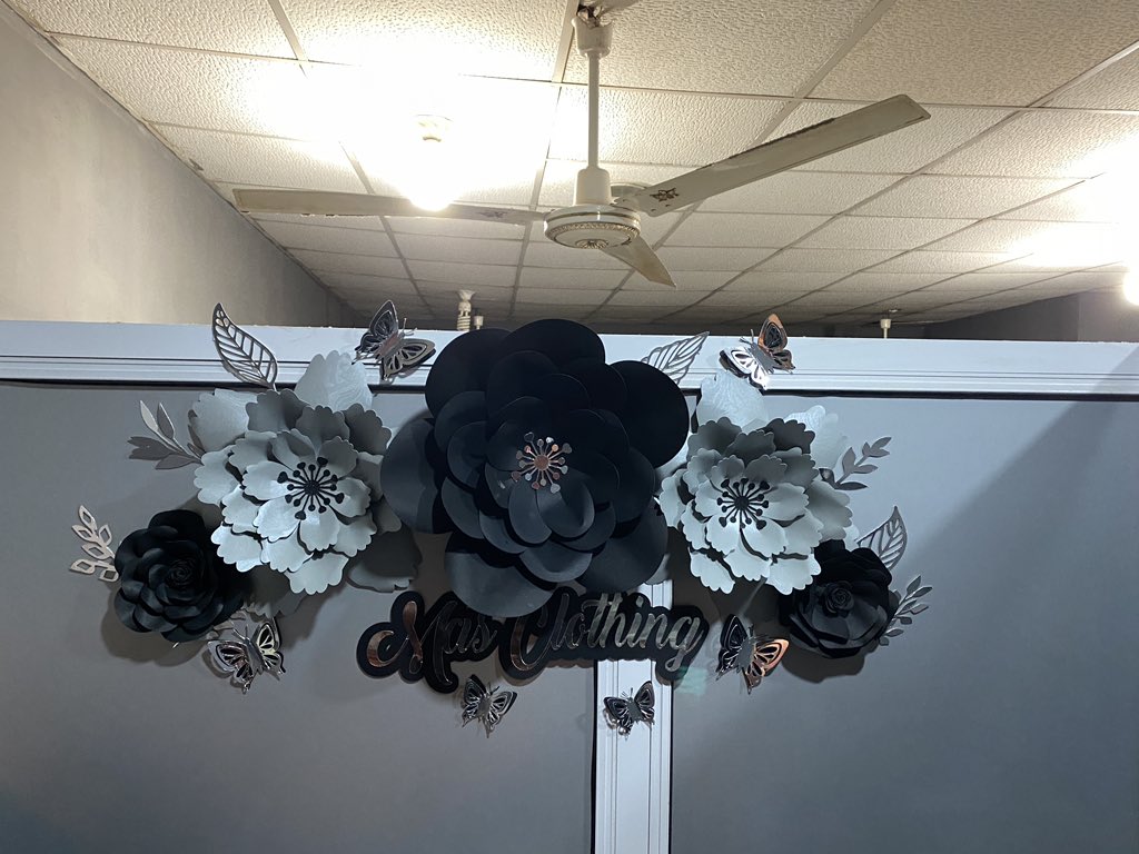 mizz_pottz2's tweet photo. @_DammyB_  please share my hustle if you don’t mind 🤍. Check out https://t.co/qvmlg1LI26 for more amazing gift and decor items 🤍 https://t.co/j7eufbAePf
