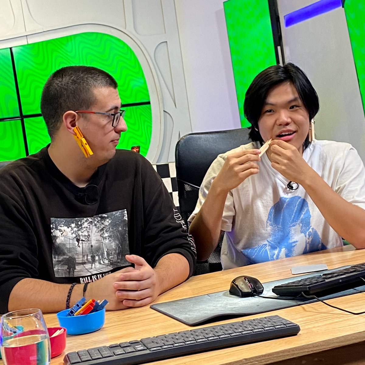 Si responden mal se ponen un broche :v