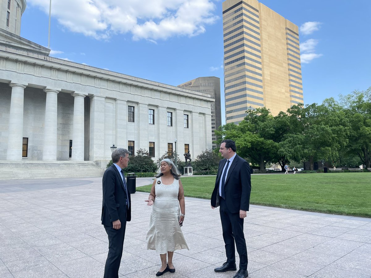 DavidRutley's tweet photo. On the ground in Columbus, Ohio hearing about the opportunity for UK trade and investment

Spoke with @BACCOhio members including @CVGairport, which welcomes the 1st new direct @British_Airways flight from @HeathrowAirport on Monday - a new gateway between the UK and the Midwest https://t.co/jgzK3427qF