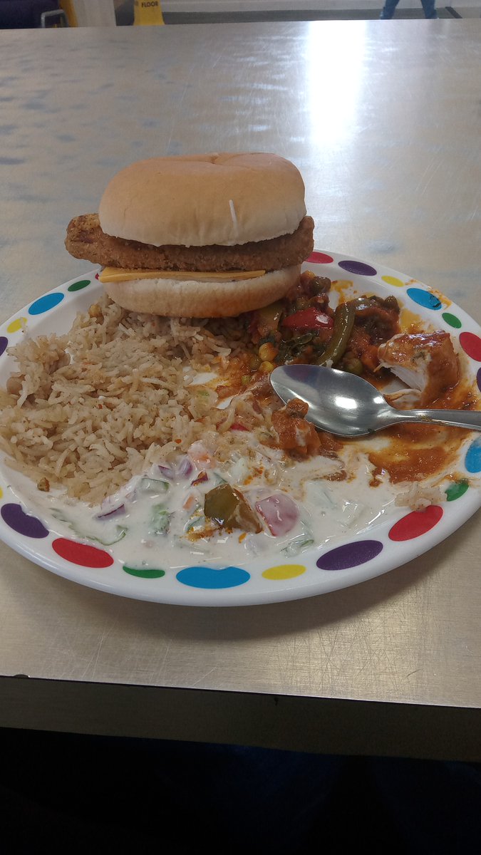 ohubo23's tweet photo. On Tuesday Oasis Clarksfiled enjoyed, gardening, crafts, sports and delicious food. Thank you to all those who came, and the amazing staff and volunteers who helped organise and run the hubabaloo!
#Oasisuk #hubabaloo #Halftermfun #oldham #oasishub https://t.co/lngEvQImwJ