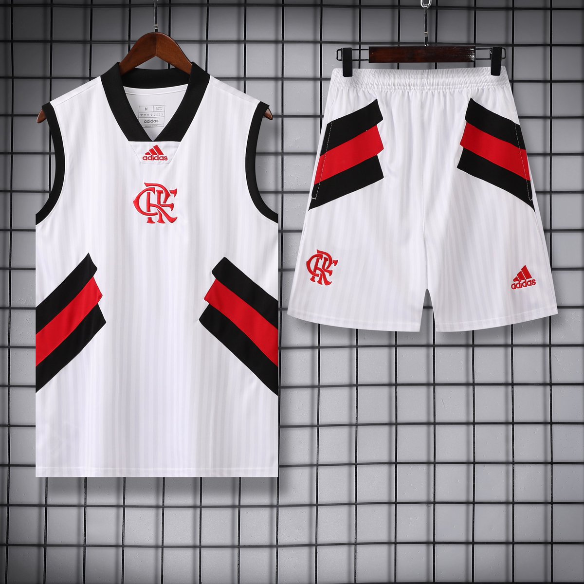 ED_IMPORTADOS's tweet photo. TREM AVANÇADO DO MENGÃO! ❤️🖤 https://t.co/BkQz7EaYP3
