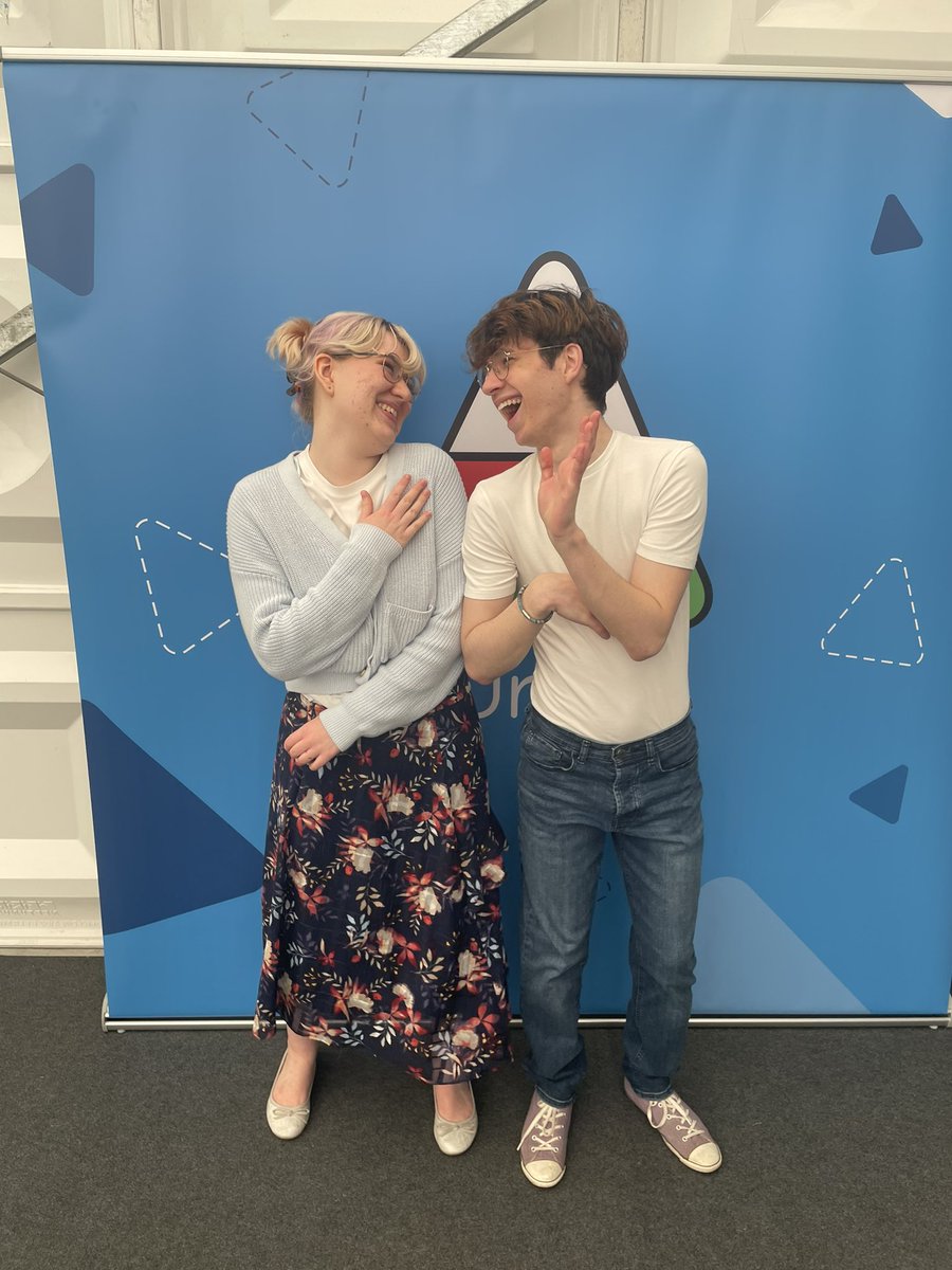 Perfformiad aeddfed a hollol arbennig gan Jo a Seren heddiw yn yr Ymgom Hyn. 

Diolch am eich holl gwaith caled 🎭