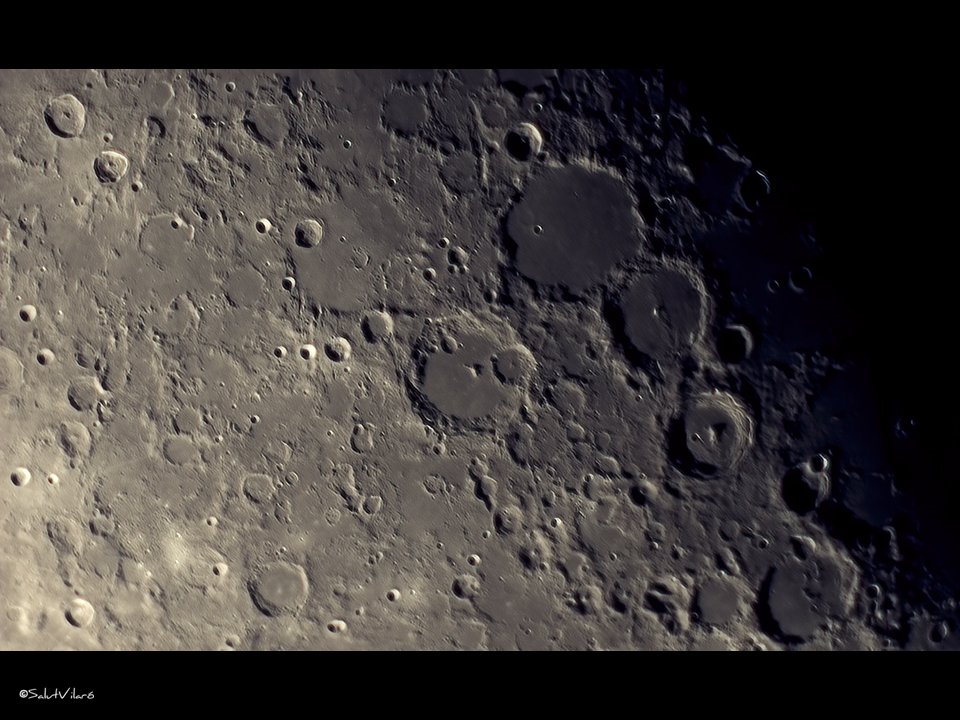 salutvilaro's tweet photo. #Lluna #CràtersLluna #MapesLluna #MoonMap #moon #MoonCraters
Celestron NexStar 6SE – Càmera Zwo ASI 662 mc + filtre UV/IR-Cut/L AutoStakkert+Photoshop+TopazDenoiseAI+Topaz Sharpen AI 
Gain=303_Exposure=3.3ms [500fr de 2000]
https://t.co/SE3h9zYk38 https://t.co/B5OIgAiOz7