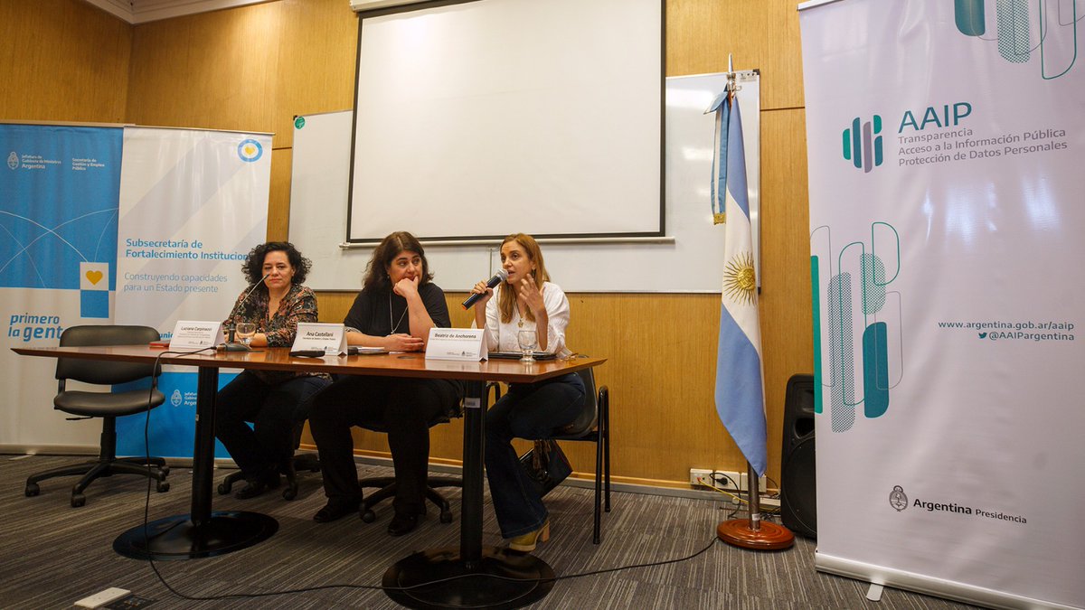 AAIPargentina's tweet photo. 👥️| La AAIP y @GestionyEmpleo realizaron el panel “Experiencias de evaluación en la APN argentina: hallazgos y desafíos”, en la Semana de la Evaluación organizada por @GEI_GlobalEval
#gLOCAL2023 
Más información 👉https://t.co/6RBfUnLDgT https://t.co/lILUawwOSY