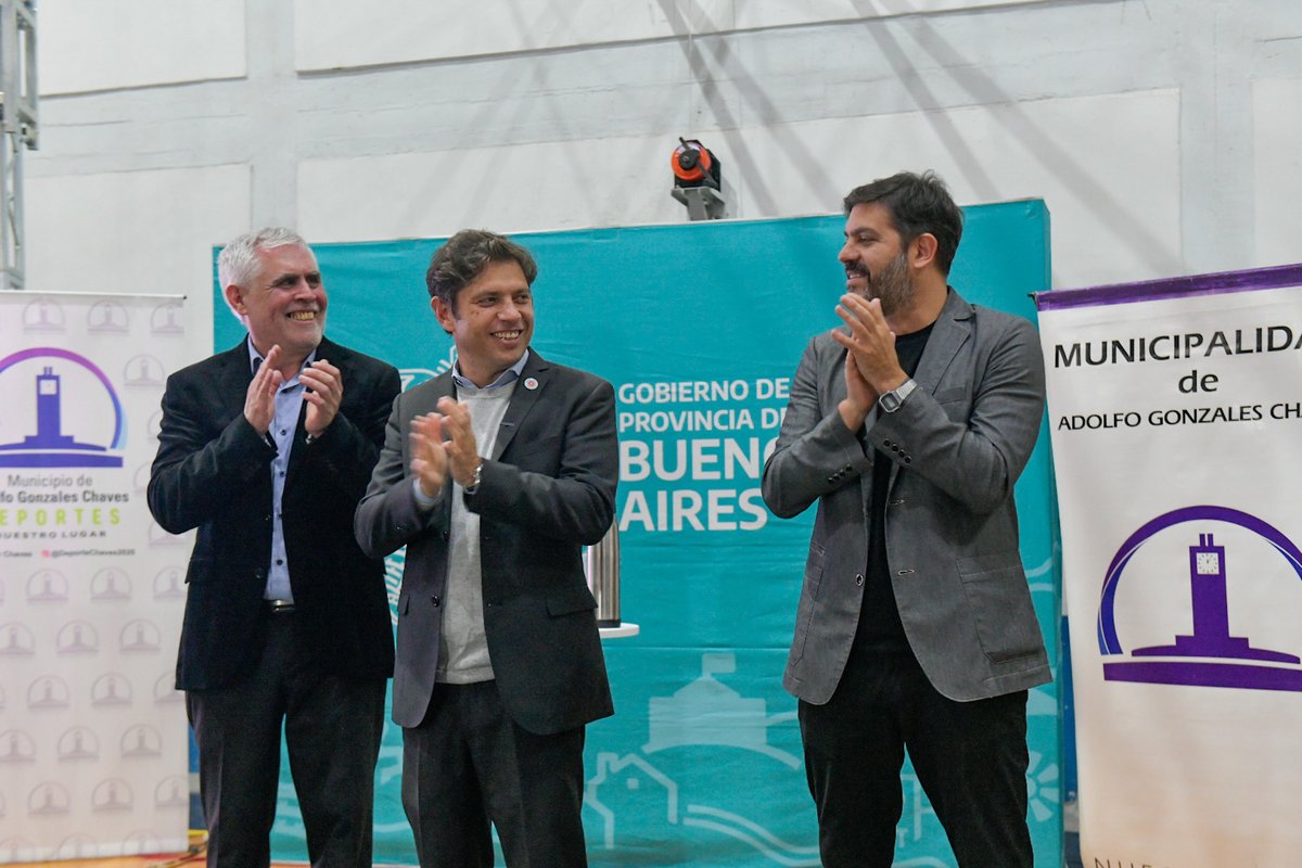 Kicillofok's tweet photo. ¡Gonzales Chaves tendrá su centro universitario!✍️

Firmamos un nuevo convenio de adhesión al programa Puentes para la construcción de este espacio que permitirá que las y los vecinos puedan estudiar la carrera que deseen. 

¡Un paso más para fortalecer el #DerechoAlArraigo! https://t.co/Q9tvLyAhIZ