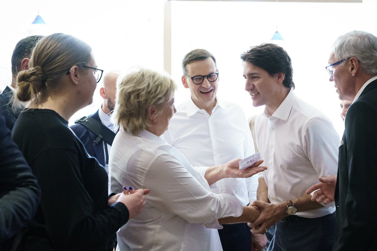 Justin Trudeau tweet media