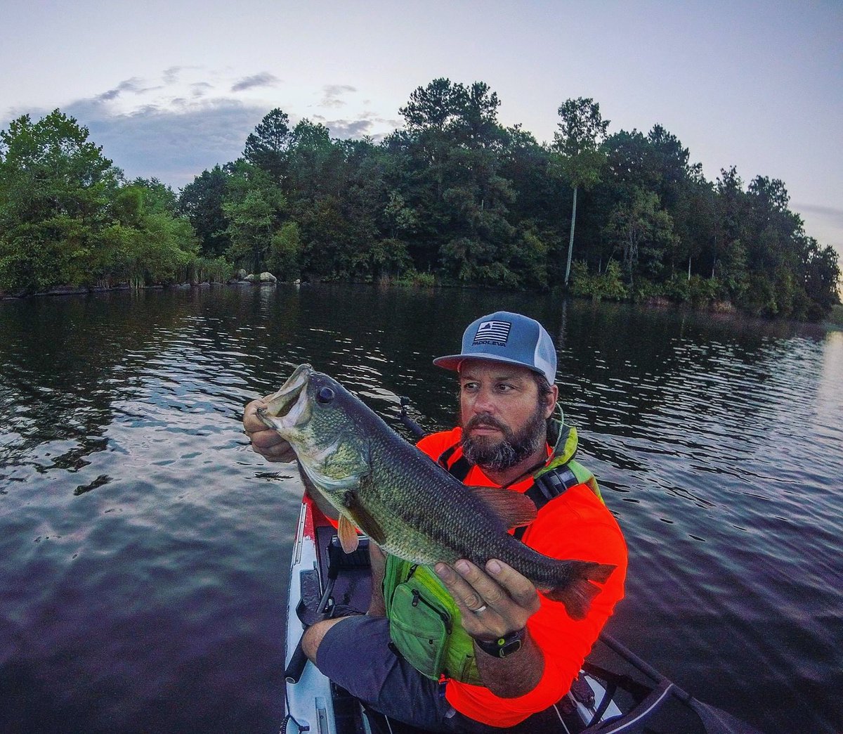 paddleva's tweet photo. We are entering that time of year when there is still 3+ hours of sunlight after that 9-5 is done!
Who’s hunting evening hawgs on the water? It’s our GM Vince’s favorite time to get out. 
#paddleva https://t.co/KTYBhxDPyD