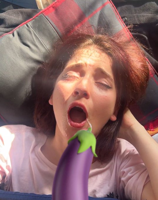 Nuevo contenido en la p&aacute;gina de fans 😉 https://t.co/PnWgDedOGX