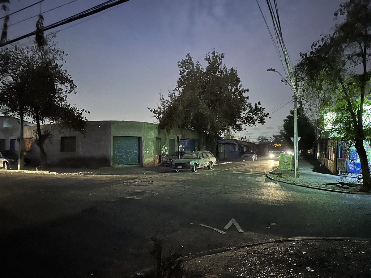ligonsan's tweet photo. Atención @PACmunicipio @luisastudillop sector El Carmelo entre Nueva España y Pizarro lleva 4 días sin luces en el alumbrado público (son alrededor de 7 cuadras). Números de reclamos 1685584498 y 1685655353. Favor su urgente ayuda por la seguridad de todos los vecinos. Gracias https://t.co/Oa3QqynRtk