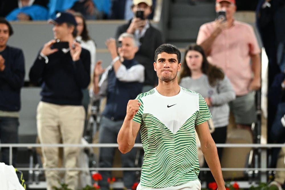 Carlos Alcaraz ganó con 🧠♥️🥚🥚.
En tres parciales seguidos(6-1, 6-4, 6-2) derrotó al número 32 del mundo Denis Shapovalov. Charly se enfrentará a Lorenzo Musetti en octavos de final.
Chequen la nota completa:
agenciajrf.com/2023/06/02/alc…