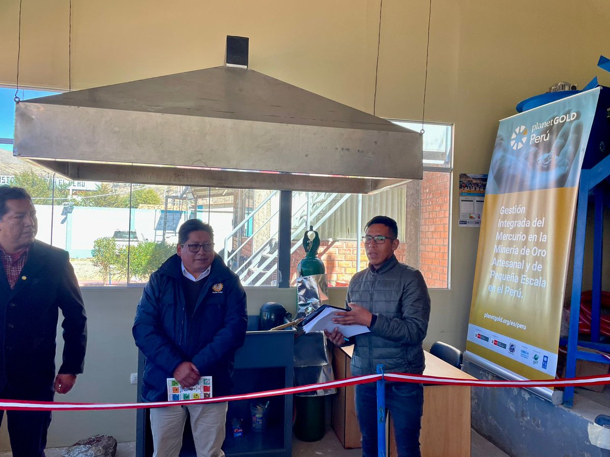 planetGOLD_PE's tweet photo. The region of Puno 🇵🇪 has a new smelting area in their pilot plant for gold without mercury!

Adequate gold smelting is key to determining its good quality and best price. The pilot plant delivered by @planetGOLD_org works as a space to train miners, students, and professionals. https://t.co/SKL4zHx8Xj