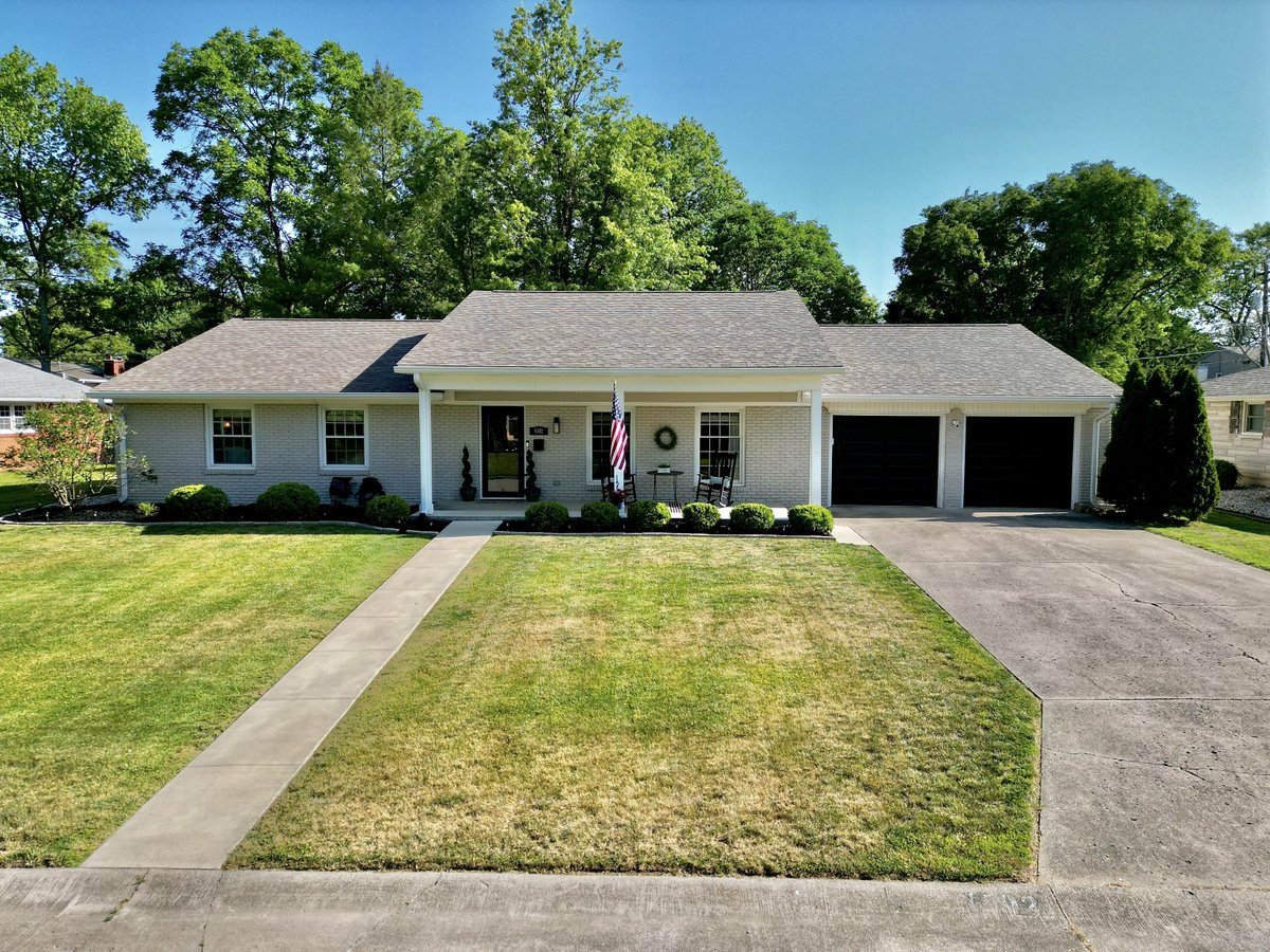 teamcolumbusin's tweet photo. Do you know someone looking for a great #property in #Columbus?   #realestate https://t.co/unxSKcJ9y2 https://t.co/jvMOgHCfmW