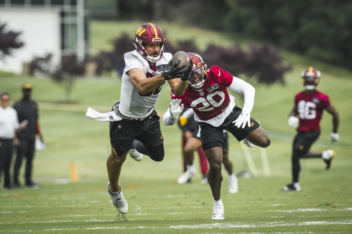 Commanders_DC's tweet photo. Tweeting at the
@Commanders
everyday until they follow me...
Day 1,105
Some of the best shots from the Commanders recent OTA’s…
#WashingtonCommanders #HTTC #Commanders #TakeCommand #Day1105 1️⃣1️⃣0️⃣5️⃣ https://t.co/I2RPofjD1H
