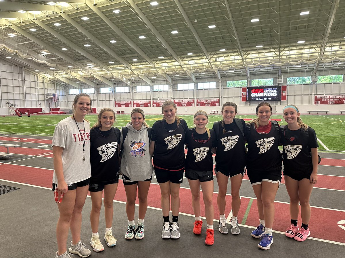 Got our summer kicked off playing <a href="/wittwbb/">Witt Women's Basketball</a>’s shootout today! Great competition and got to hang with former Falcon <a href="/Evie_Wolshire/">Evie May</a>! She’s killing it up there! #FalconPride