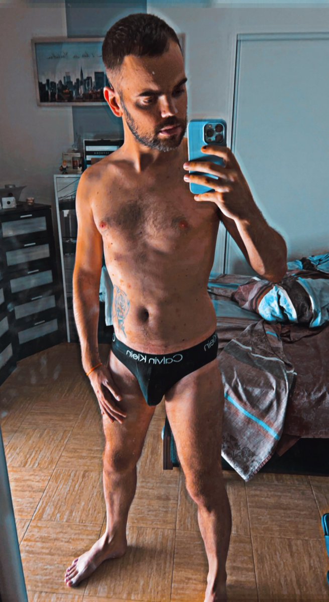 Mirror pic thread.
Happy pride month babes 🏳️‍🌈🏳️‍⚧️✨