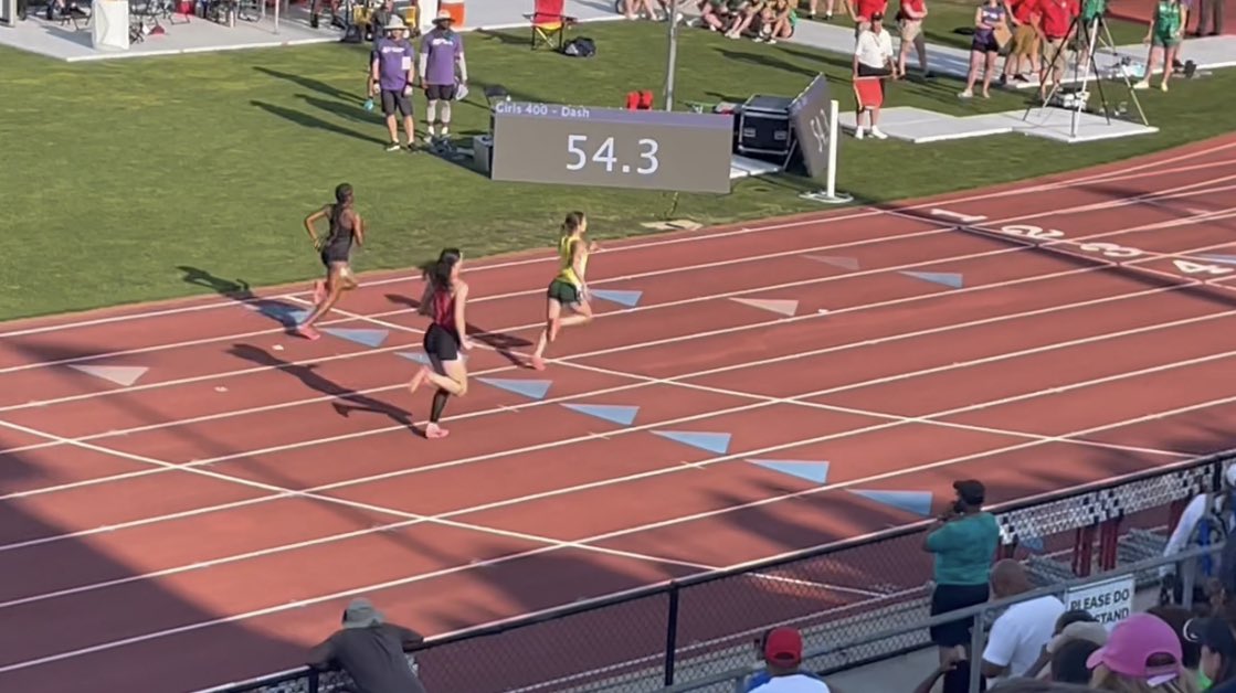 trackcomets's tweet photo. Ella wins her heat of the 400 with a 55.78 and has the fastest time going into the finals tomorrow! GO COMETS!! https://t.co/dEkGnUbYq2