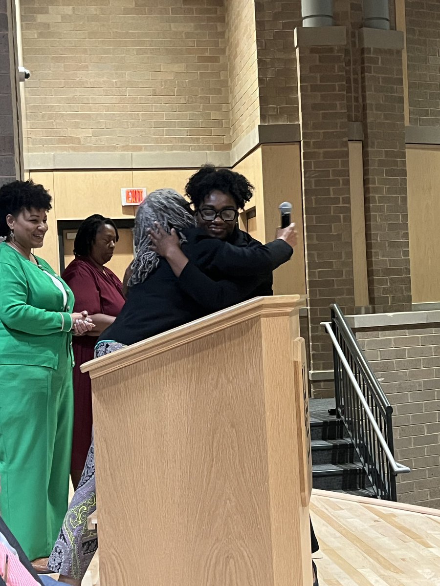 HSHSClass2023's tweet photo. Congratulations to our Seniors who were recognized for scholarships, honor roll, attendance and subject excellence. We are so proud of the leaders you have been at Springer Nation. https://t.co/5b62gMBlgM