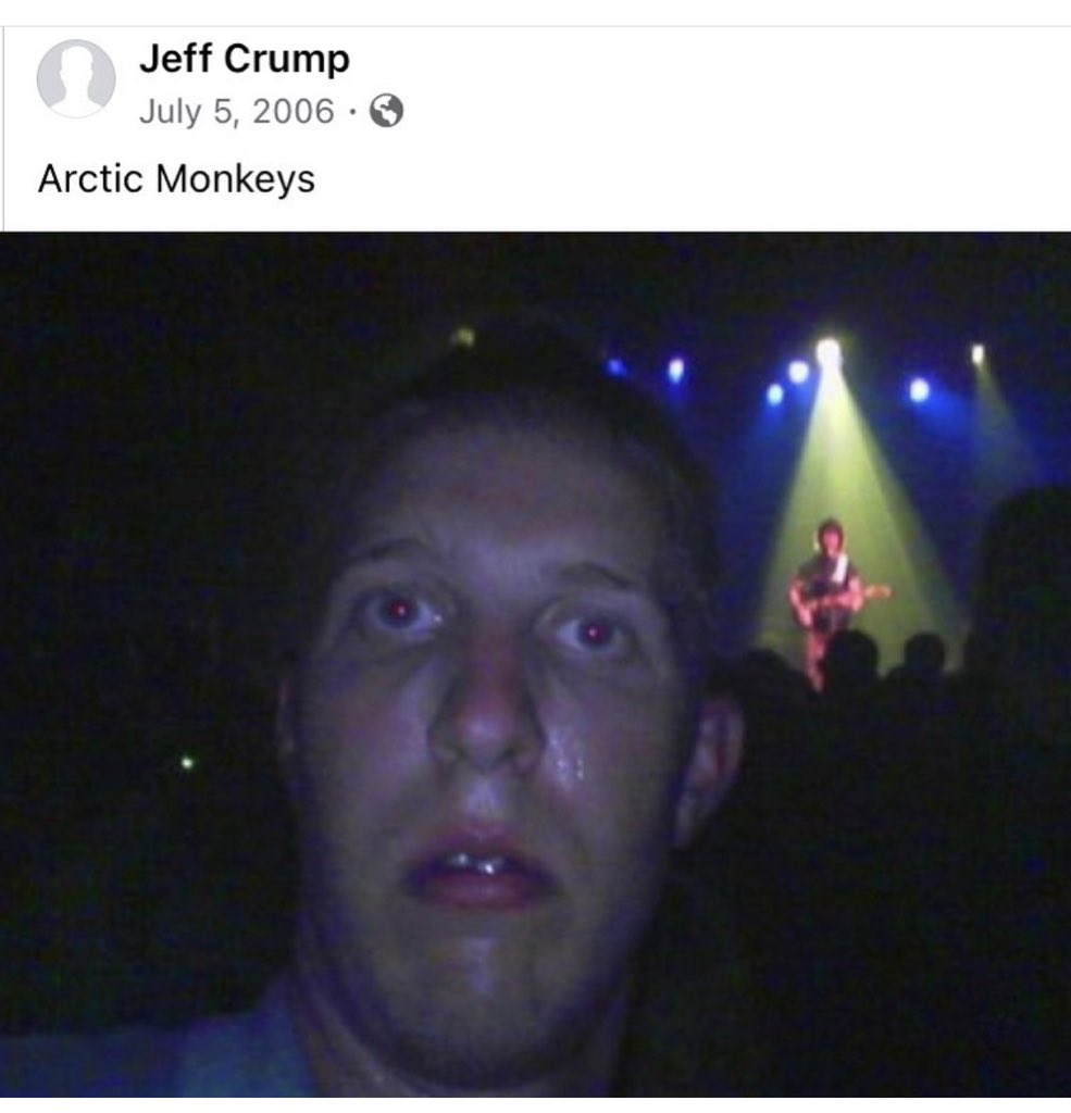 vampireweexend's tweet photo. Arctic Monkeys https://t.co/B3zPBNC0Wv