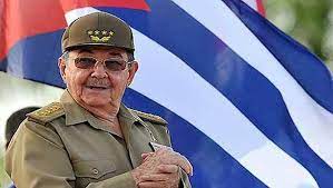 No sé si Felicitarte o Agradecerte (o ambas). 

Agradecerte por quitarle el arma al guardia en el Moncada, por estar junto a Fidel en todo momento, por tu coraje y tu ejemplo, por tu constancia y sacrificio.

Gracias por vivir tantos años. 

Felicidades mi GENERAL.