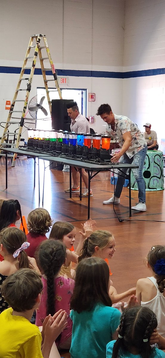 Dance party, blender music, SO MUCH FUN! <a href="/NASHUASCHOOLS/">NashuaSchools</a> #onenashua #nsd42