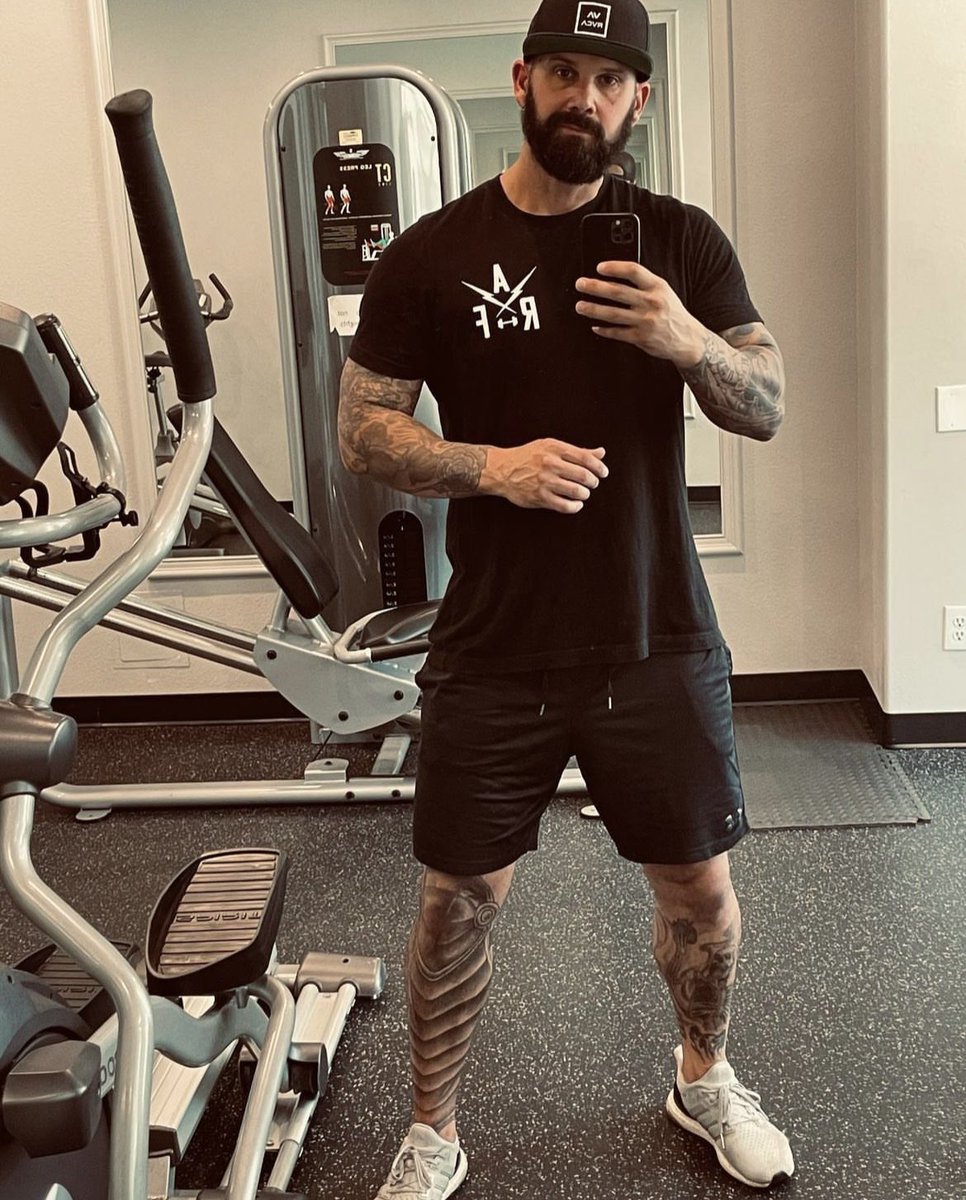 iamryanbell's tweet photo. success doesn’t come from what you do occasionally..it comes from what you do consistently #personaltrainer #health #fitness #entrepreneur #discoverypage #orangecounty #riseabovefitness #huntingtonbeach  #costamesa #lakeforest #foothillranch #trabucocanyon https://t.co/lAw4HH0EsG