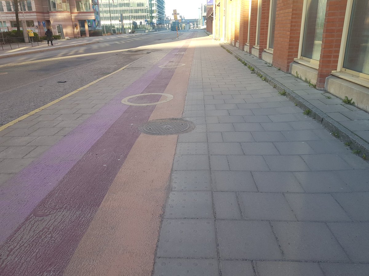 RSec57's tweet photo. @pcmeenaIAS @OfficialGMDA While developing 6 lane SPR Road , this is the kind of cycling track which can be implemented in Gurgaon.  The whole of Europe has this and if Pune can do this , why not Gurgaon https://t.co/8kiOTJko4W