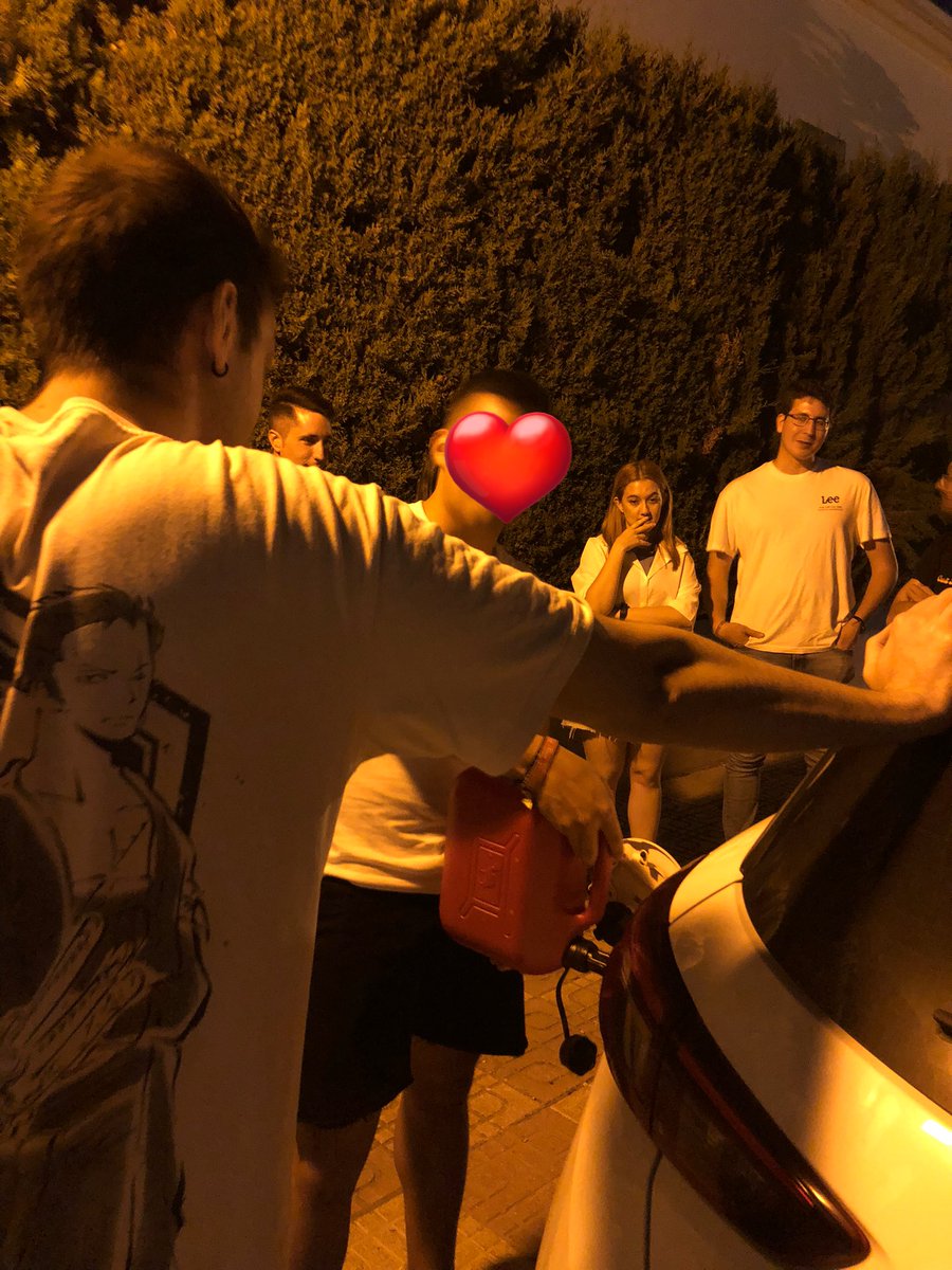 Nereaesqui29's tweet photo. Acompáñame a ver esta triste (?) historia https://t.co/LMOAXNyQKR