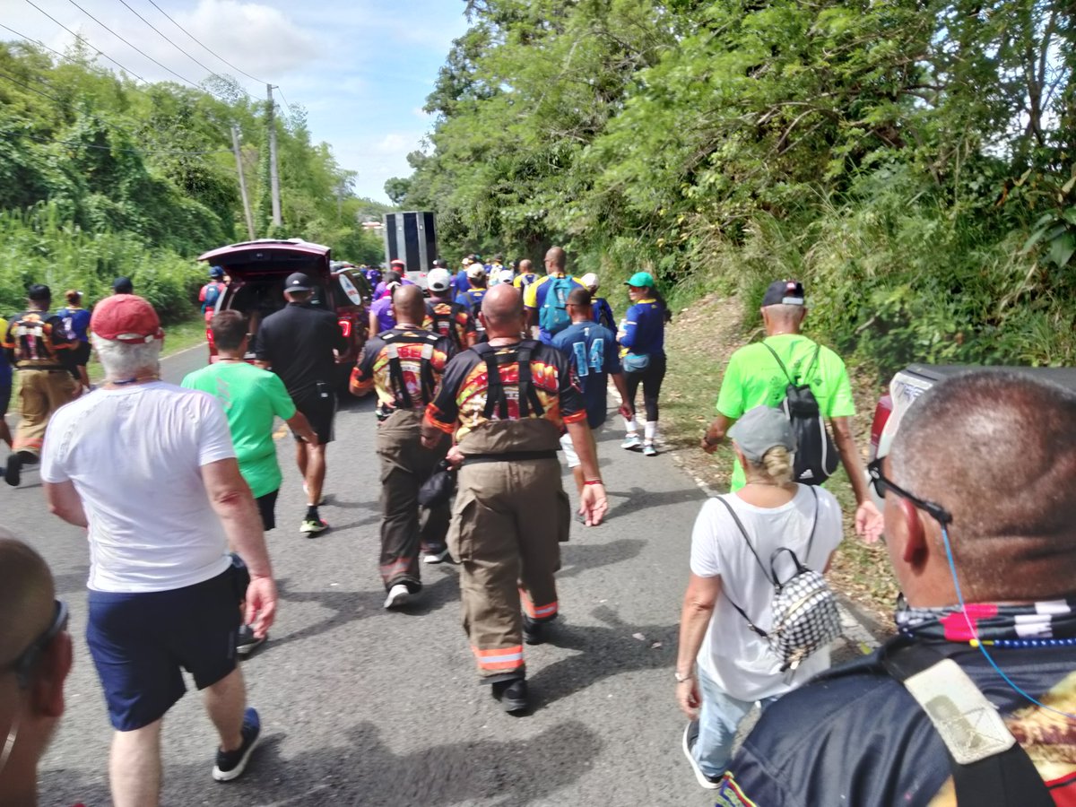 JavishCollazo's tweet image. Ruta #3 de 9 millas de #davida con @raymondarrieta completada. A mi amiga Elizabeth Raymond envia muchas bendiciones y deseos de salud y Luisin bendiciones en el cielo. @MonicaMdeCollaz Aprovechando espacio sin muxha gente para la foto y la conversacion. Una bendicion. ¡Bomberos!