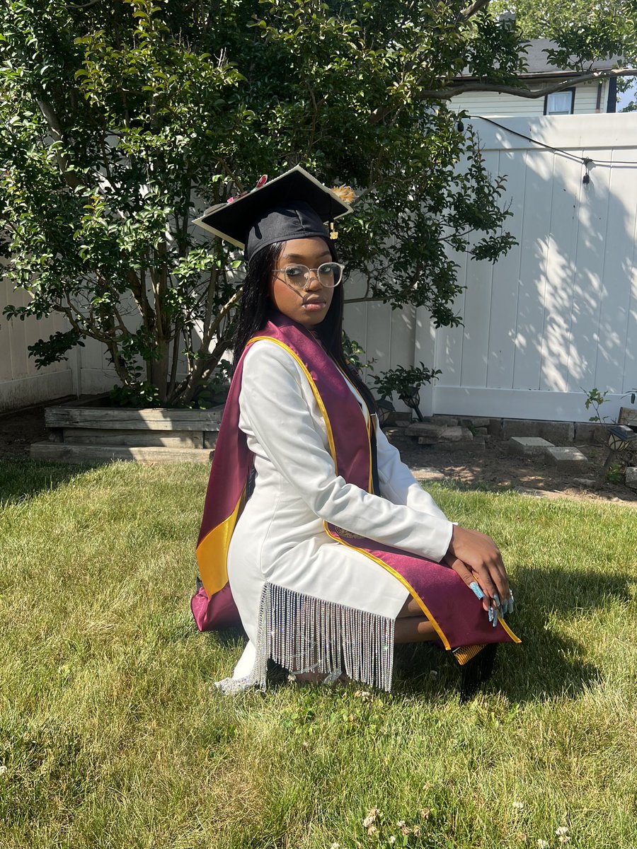 __youngprodigy_'s tweet image. I got here by the power of God and Anime on my side. Now I’m off to take a leap of faith. Masters Degree Secured. 🎬