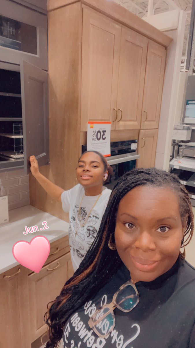 mochadiva35's tweet image. We took @LorenJene advice and went to Lowe’s for my 30 minute cardio, walked around looking at “line items”😜
#xactimate #IATwitter
