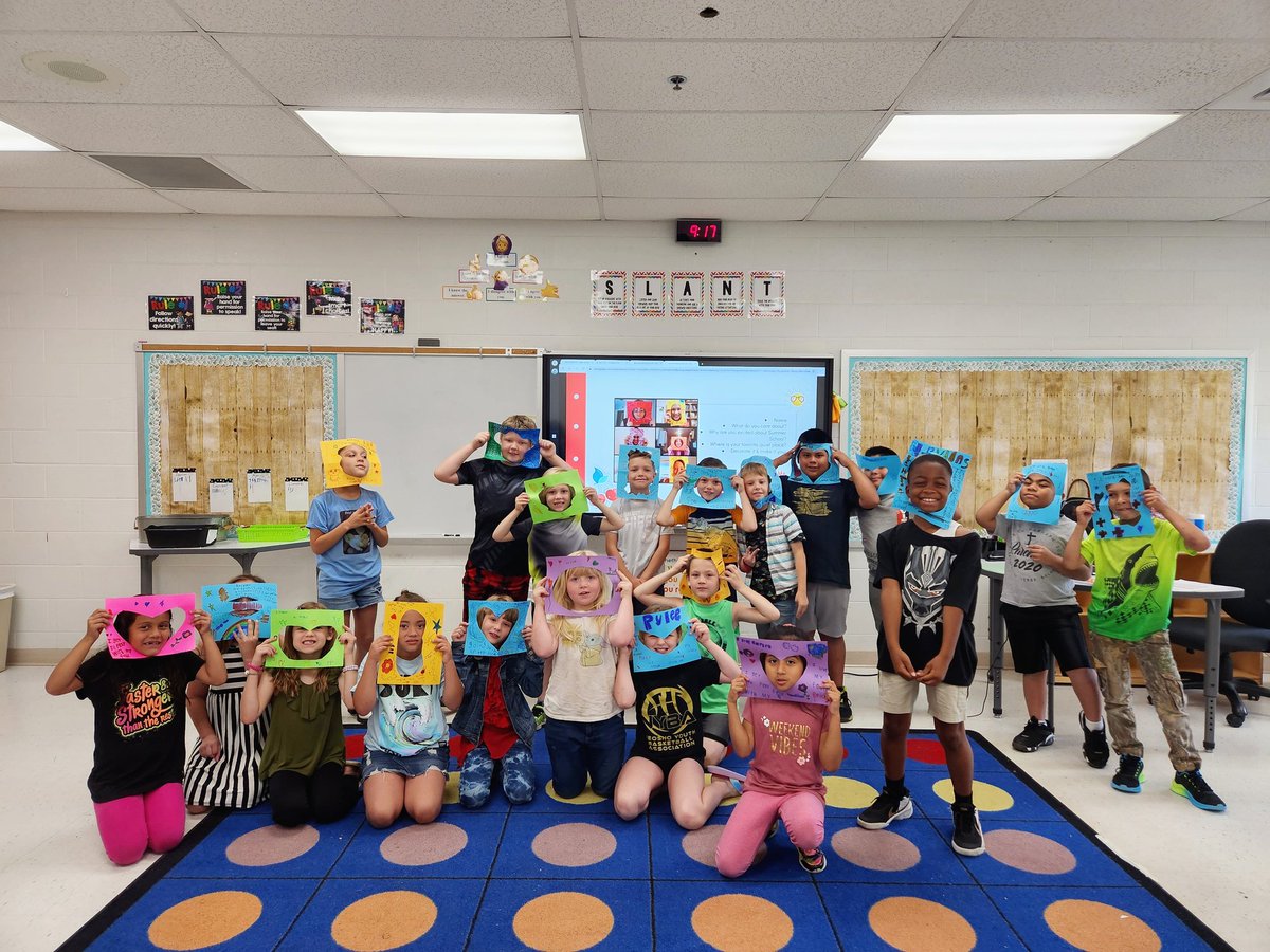 lee_christinay's tweet photo. Summer School FUN in 3rd! 🌞🫶✨️#summerschool #steamchallenges #thirdgrade #longestpaperchain #allaboutmeframe #panflute https://t.co/oCGtaTsVFv